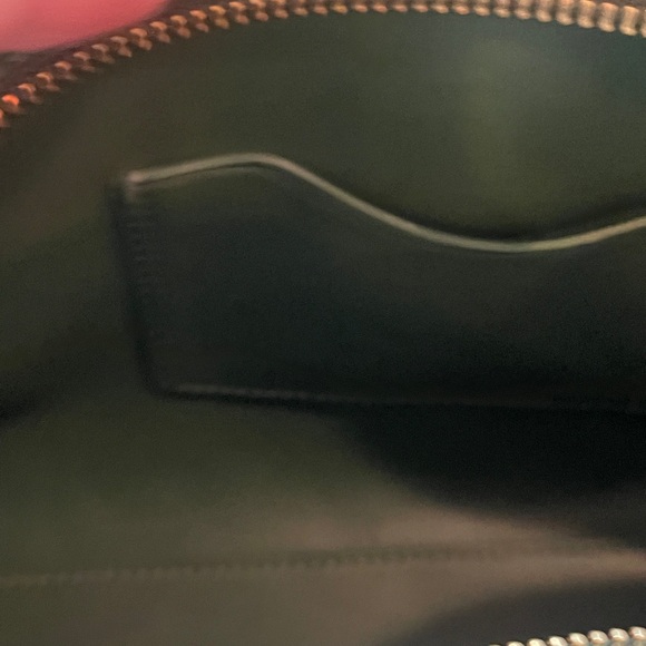 Elegant Green Leather Shoulder Bag - Picture 4 of 8